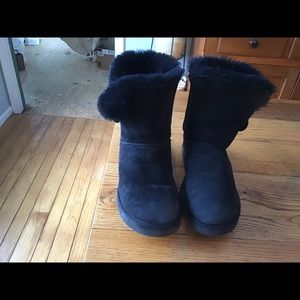 Ugg Bailey Button Black Suede Boots Size 8